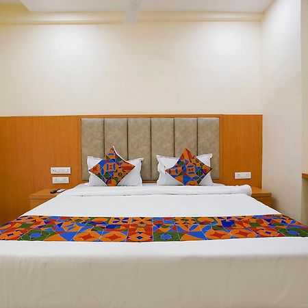 Fabhotel 7 Square - Nr Bkc Мумбай Екстериор снимка