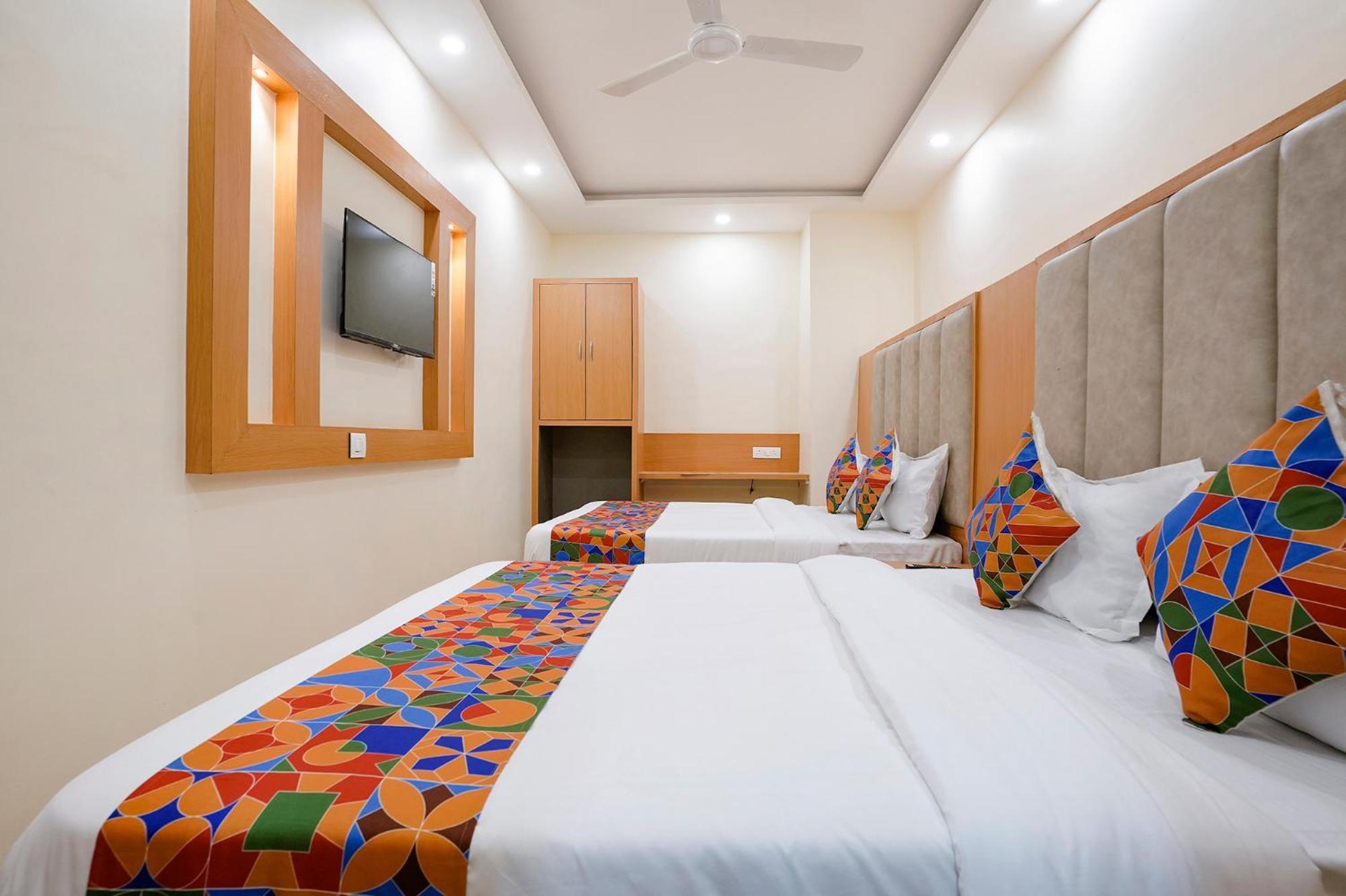 Fabhotel 7 Square - Nr Bkc Мумбай Екстериор снимка