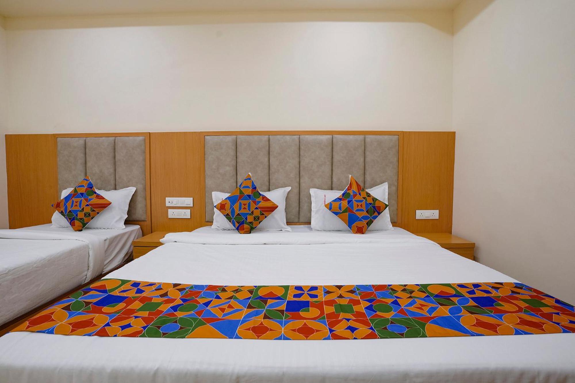 Fabhotel 7 Square - Nr Bkc Мумбай Екстериор снимка