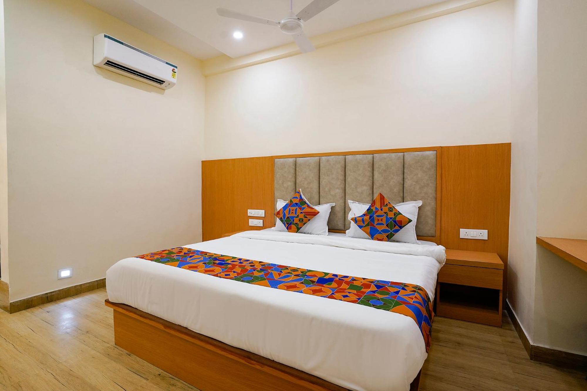 Fabhotel 7 Square - Nr Bkc Мумбай Екстериор снимка