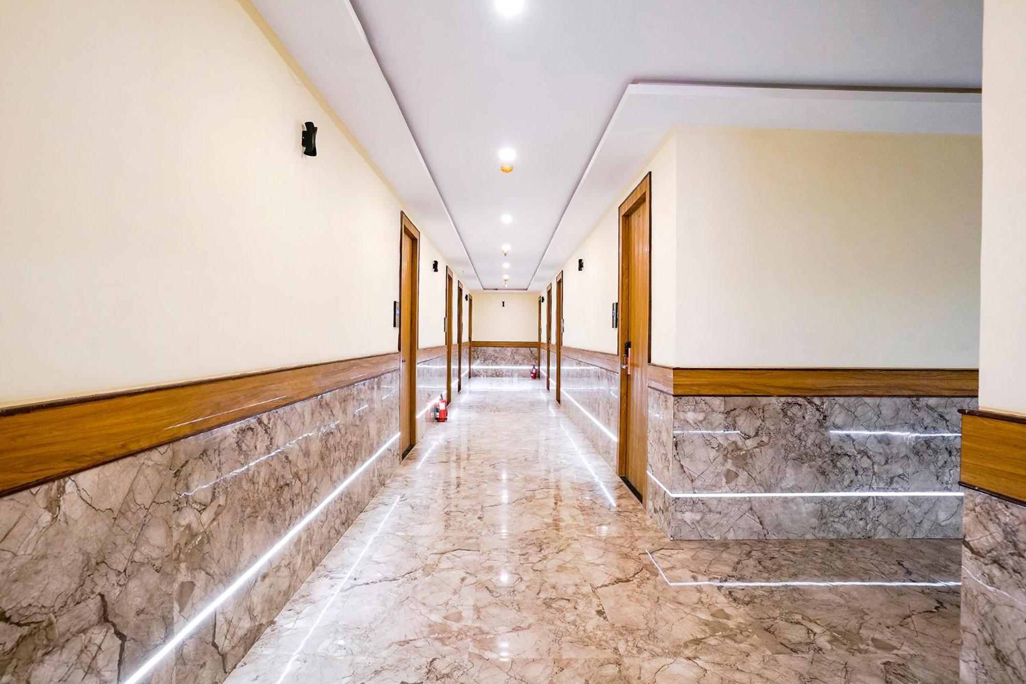 Fabhotel 7 Square - Nr Bkc Мумбай Екстериор снимка