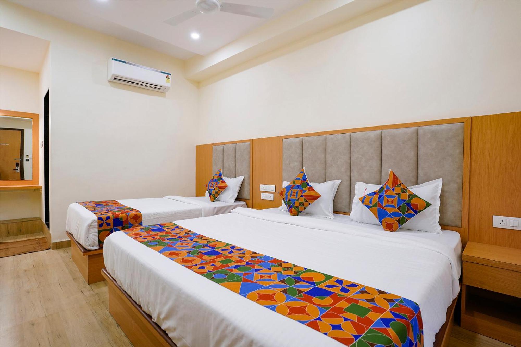 Fabhotel 7 Square - Nr Bkc Мумбай Екстериор снимка